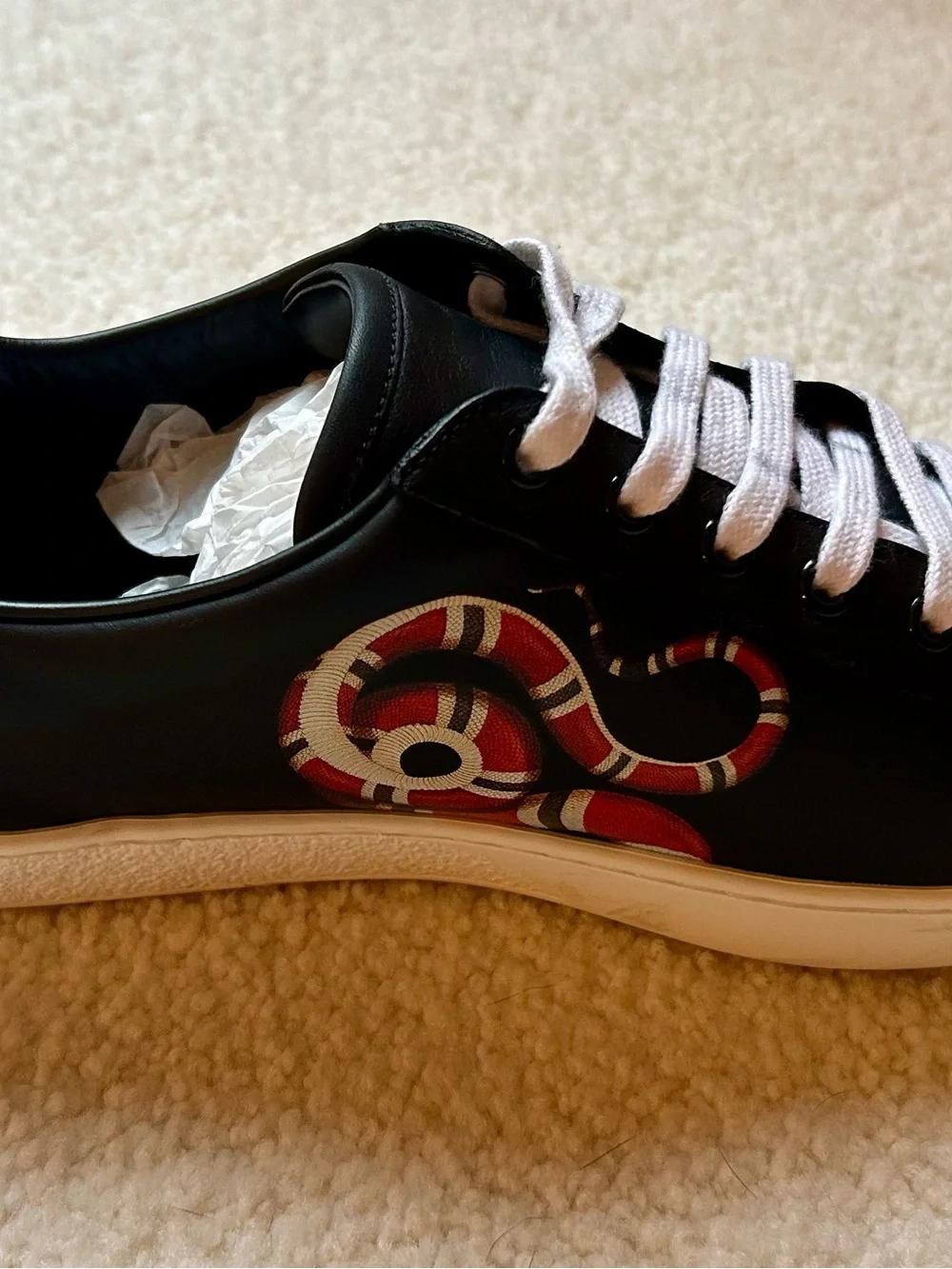 Men’s Gucci Black Leather Kingsnake sneakers